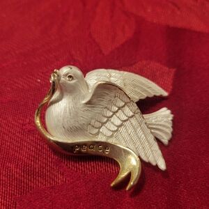 VINTAGE DOVE PEACE BROOCH